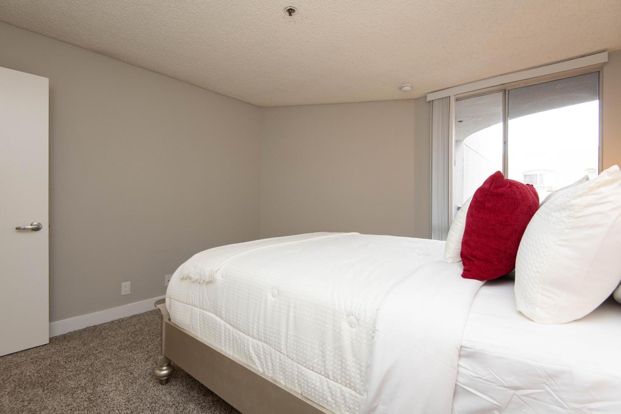 Heart Of Hollywood 2 Bedroom